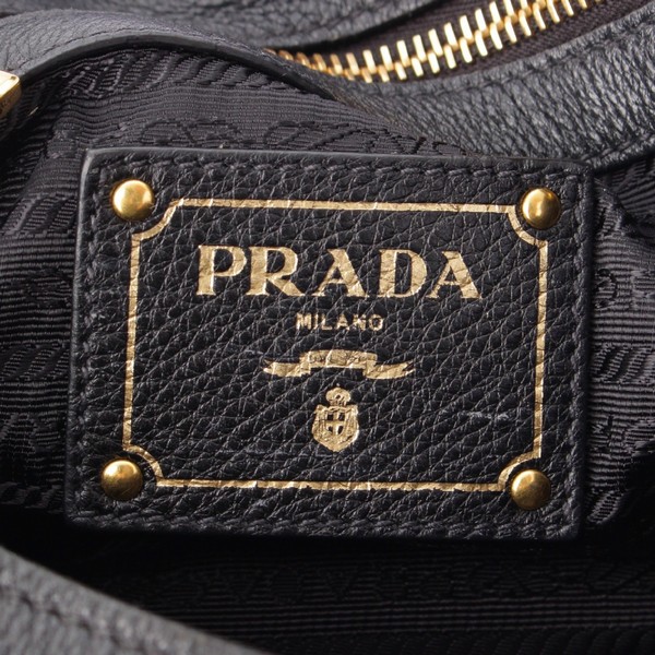 プラダ PRADA レザー エンボスロゴ ヴィッテロフェニックス ワン ショルダーバッグ 1BC051 ブラック 中古 通販 retro レトロ