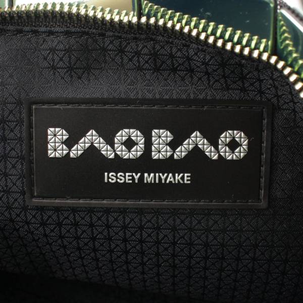 バオバオ イッセイミヤケ(BAO BAO ISSEY MIYAKE) PLATINUM プラチナム クロスボディバッグ クラッチバック  BB11AG101 グリーン 中古 通販 retro レトロ