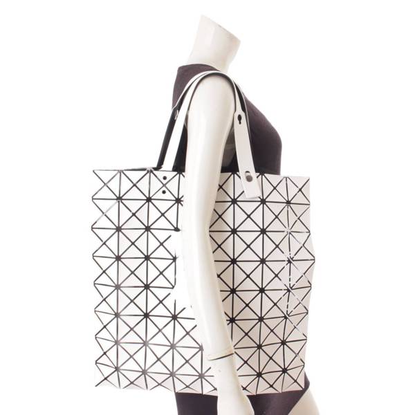 バオバオ イッセイミヤケ(BAO BAO ISSEY MIYAKE) LUCENT ルーセント