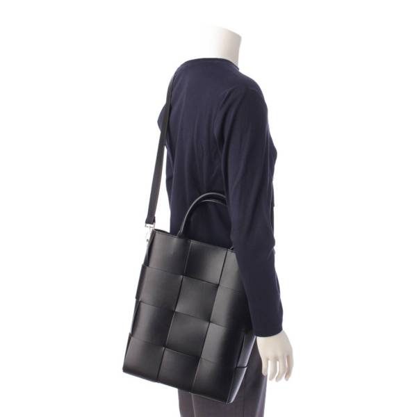 ボッテガヴェネタ Bottega Veneta メンズ マキシイントレチャート カセット 2wayトートバッグ 710137 ブラック 中古 通販  retro レトロ