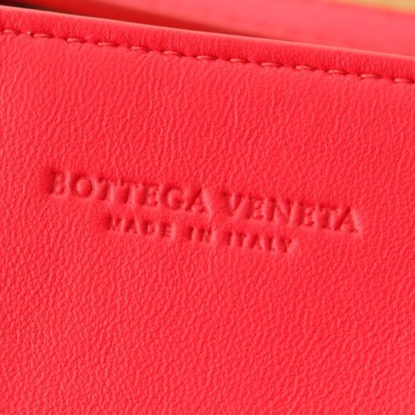 ボッテガヴェネタ(Bottega Veneta) カセット マキシイントレチャート