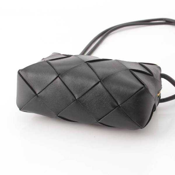 ボッテガヴェネタ Bottega Veneta マキシイントレチャート カセット スモール カメラバッグ ショルダーバッグ ブラック 中古 通販  retro レトロ