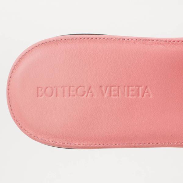 ボッテガヴェネタ(Bottega Veneta) リド ラムスキン フラット サンダル