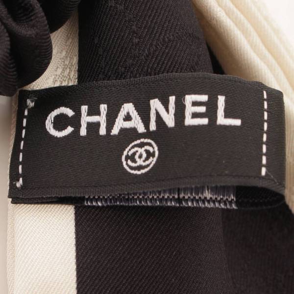 シャネル(Chanel) カメリア リボン装飾 シュシュ ブラック×ホワイト