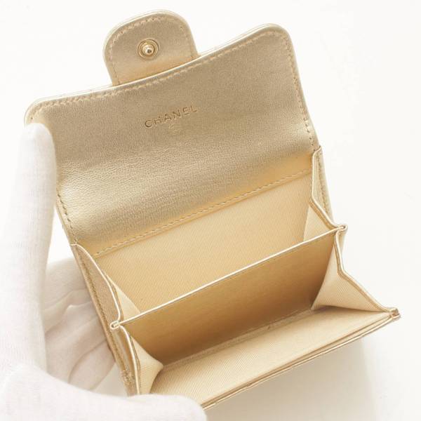 シャネル(Chanel) ラムスキン マトラッセ 二つ折り財布 A31504 ゴールド 中古 通販 retro レトロ
