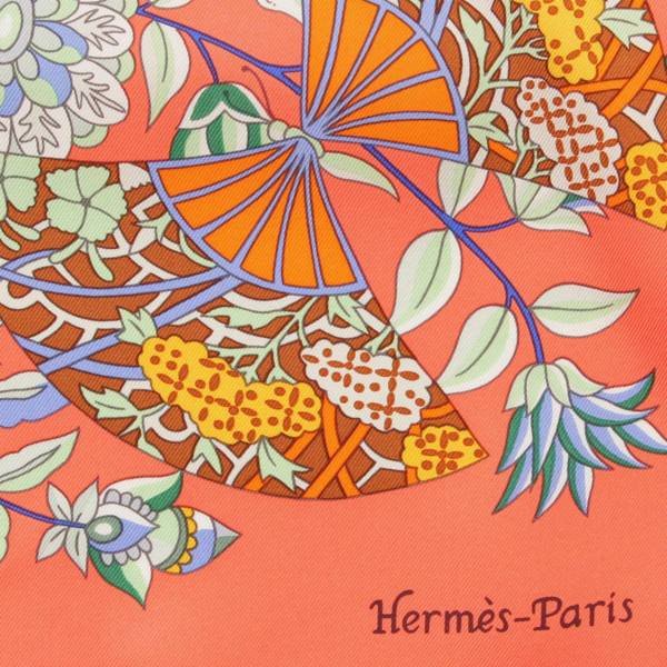 エルメス HERMES スカーフ
 Fleurs et papillons de Tissus 花咲く織物 カレ90 ブルー