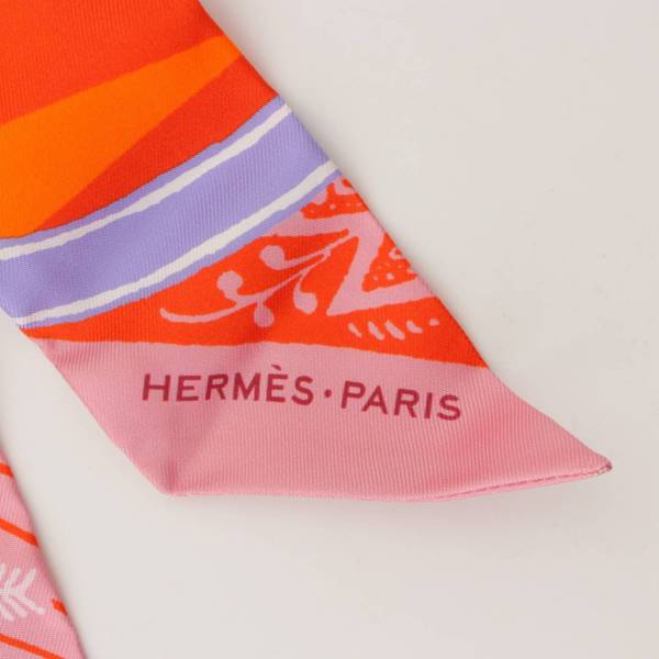 エルメス(Hermes) ツイリー シルクスカーフ JEU DE SOIE UNIFORME