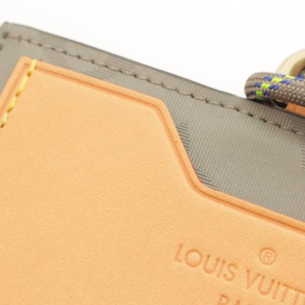 ルイヴィトン(Louis Vuitton) モノグラムチタニウム コスモス ID 