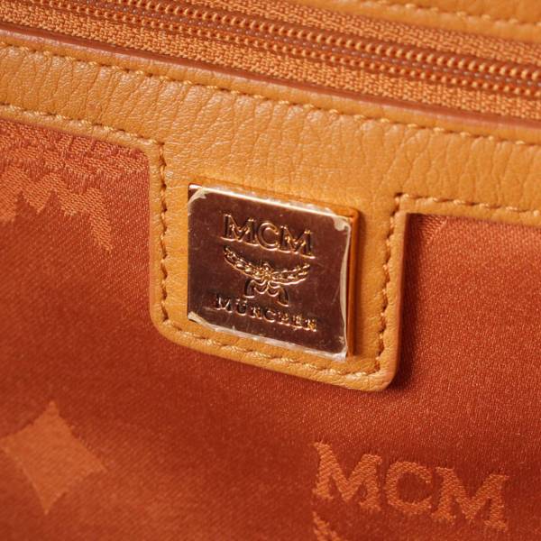 エムシーエム MCM ヴィセトス スタッズ レザー バックパック リュック MMK 2AVE01 CO001 キャメル 中古 通販 retro レトロ