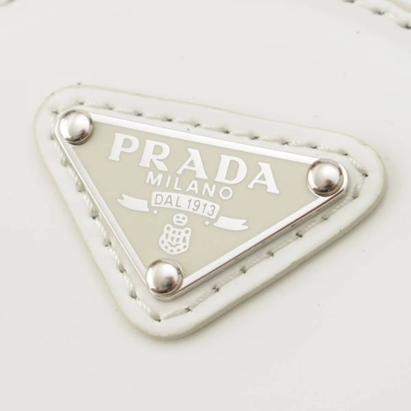 プラダ Prada ラウンドミニポーチ レザー コインケース 小銭入れ 1TL431 275 ホワイト 中古 通販 retro レトロ