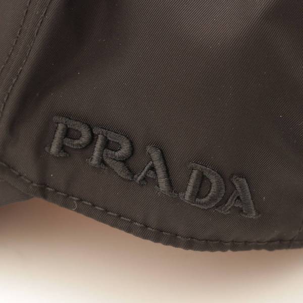 プラダ(Prada) ナイロン ロゴ刺繍 ベースボールキャップ ブラック M ...