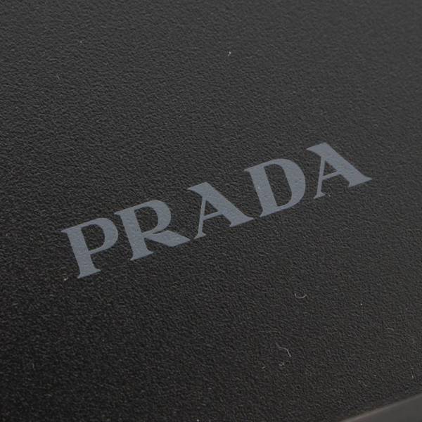 プラダ(Prada) サフィアーノ レザー iPhone 13 Pro スマートフォンケース 1ZH149 ブラック 中古 通販 retro レトロ