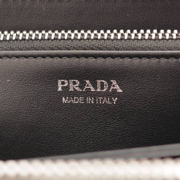 プラダ(Prada) ダイアグラム キルティング レタリング ロゴ ラウンド ...