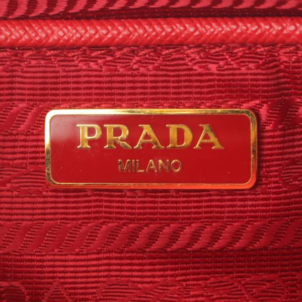 プラダ(Prada) サフィアーノレザー ショルダーバッグ ポーチ 1NF004